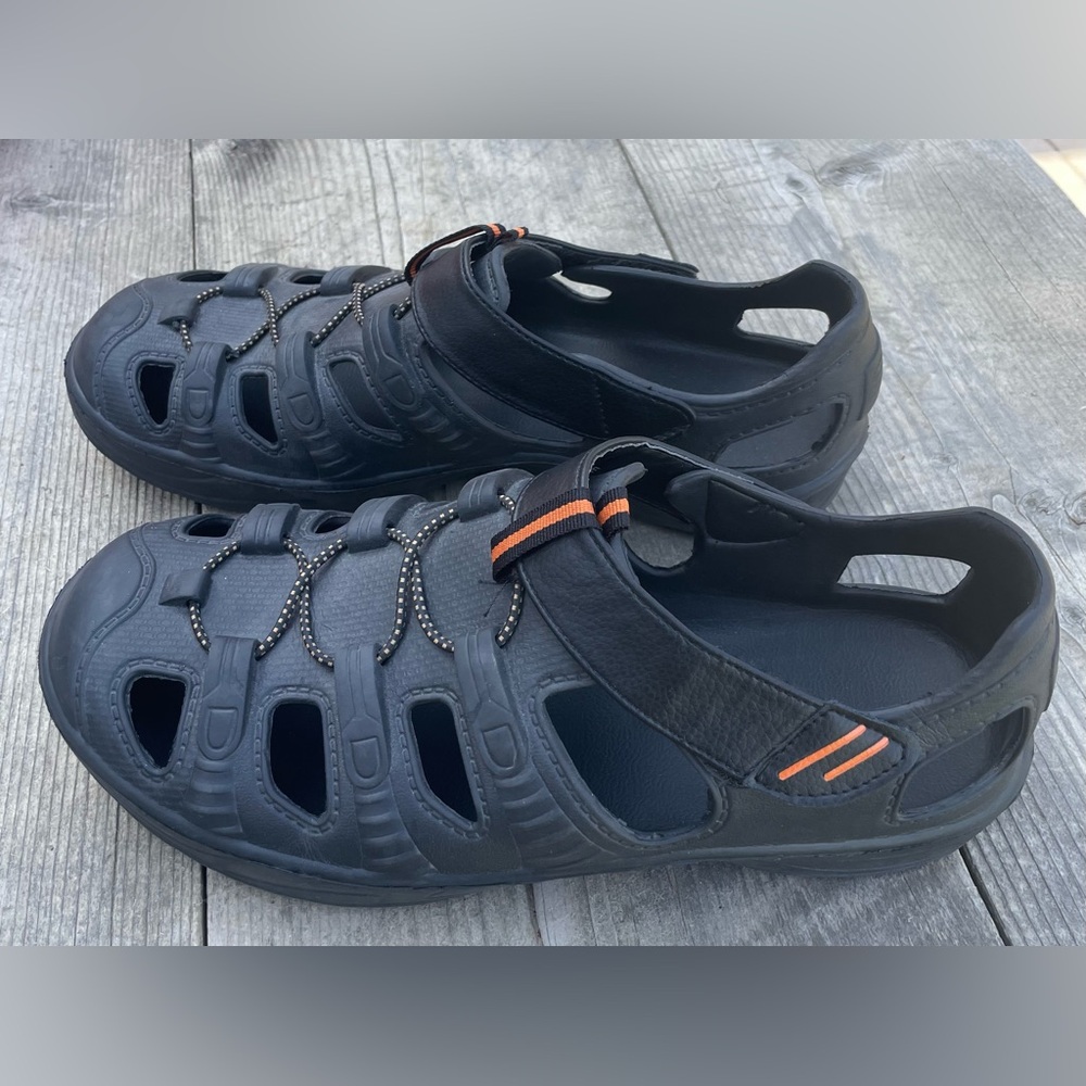 Red Head Men’s Lightweight Water/Hiking Shoe
Black
Size 12